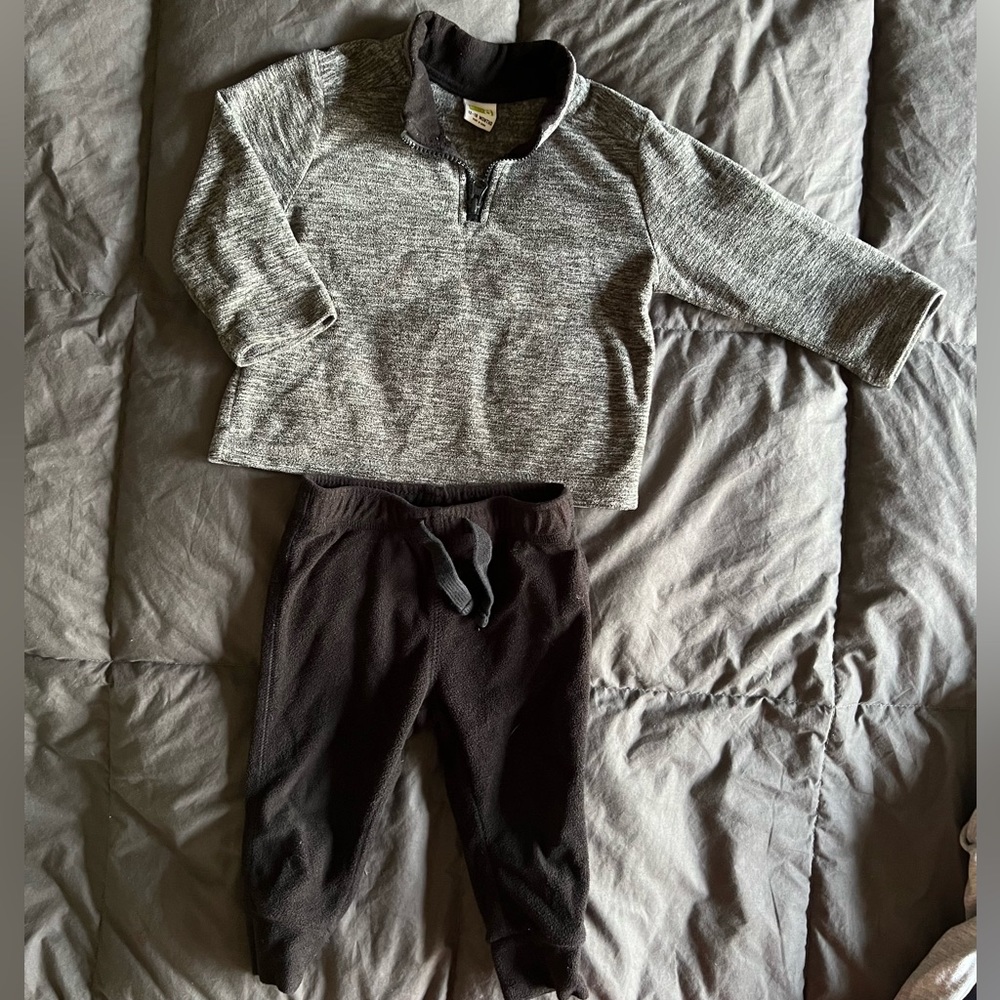 Crazy 8 Fleece Set